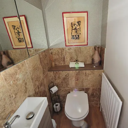 Self Catering - Convention View - 5 En-suite Bedrooms Harrogate