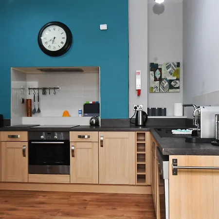Self Catering - Convention View - 5 En-suite Bedrooms Apartment Harrogate