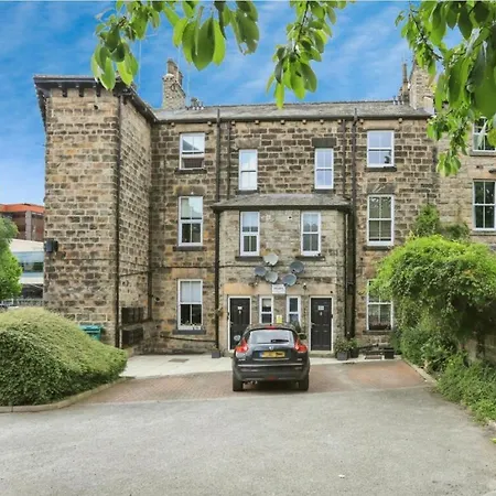Self Catering - Convention View - 5 En-suite Bedrooms Harrogate