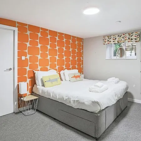 Self Catering - Convention View - 5 En-suite Bedrooms * Χαρογκέιτ