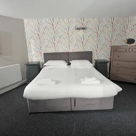 Self Catering - Convention View - 5 En-suite Bedrooms Harrogate